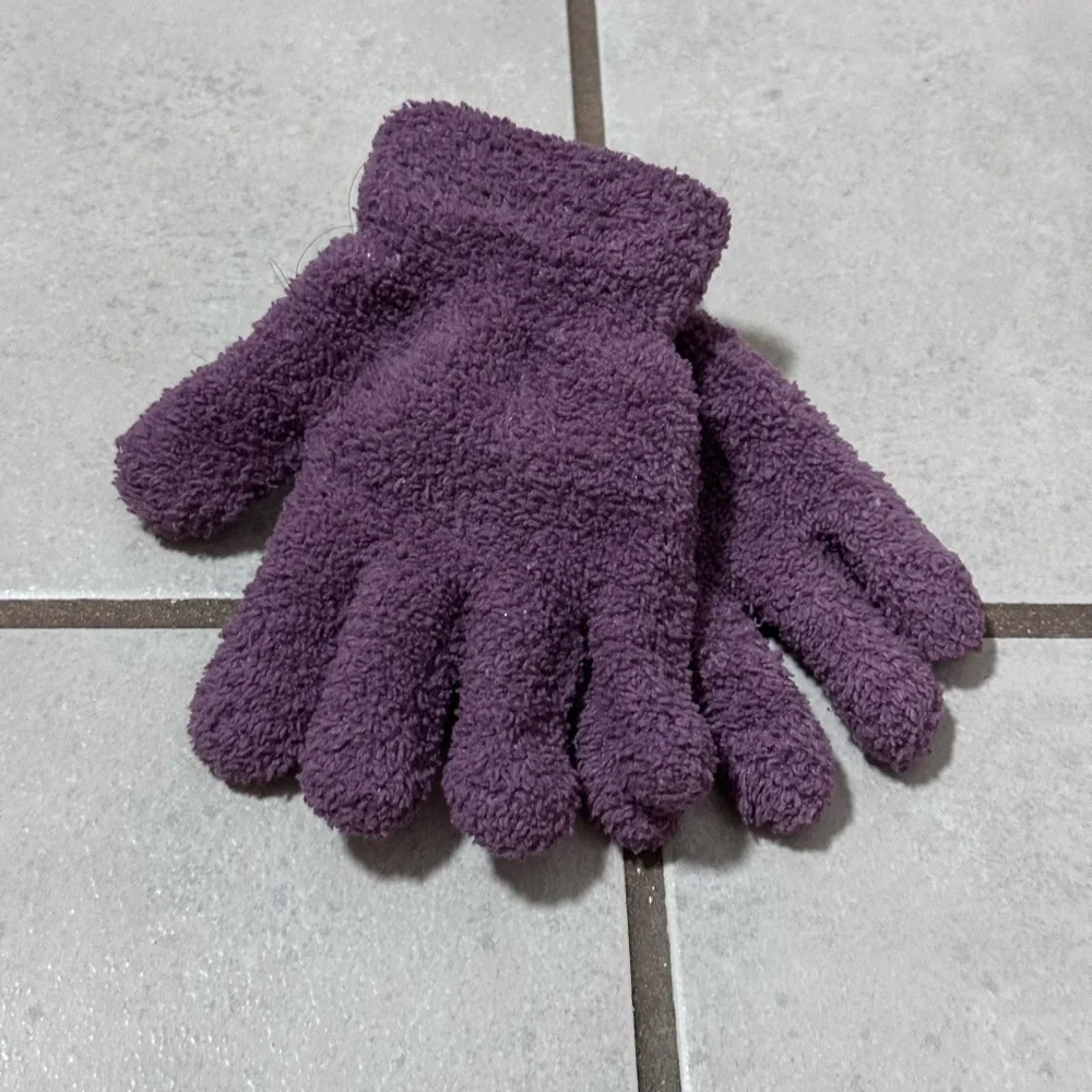 Kids Purple Winter‎ Fleece Gloves.